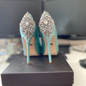 Badgley Mischka Kiara Crystal Back Open Toe pump in Mint 8.5